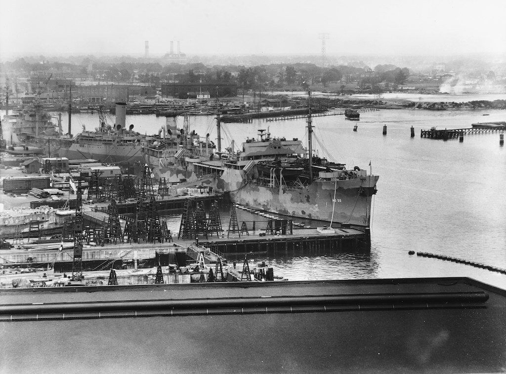 قاعدة نورفولك البحرية عام 1942.